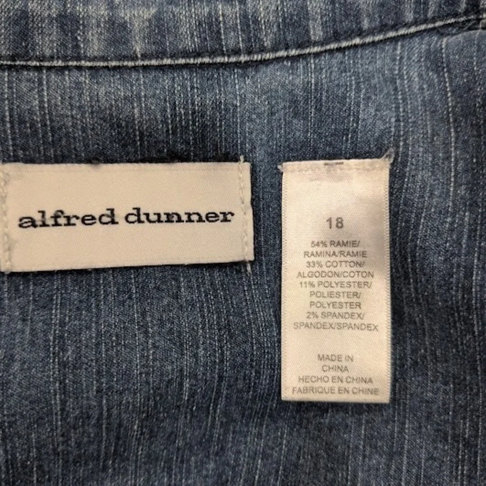 Alfred Dunner Denim Shacket Women's‎ 18 Blue Embroidered 3/4 Sleeve Button Up